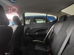 نيسان فيرسا